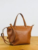 Bolso de piel bandolera con asas de mano