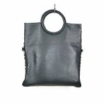 Bolso de piel artesanal con pero y asas circulares para mujer