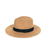 Sombrero con adorno lateral