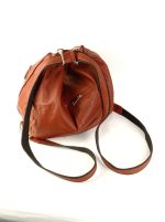 Bolso convertible en mochila con bolsillos exteriores
