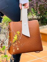 Bolso sintético de mano