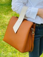 Bolso sintético de mano