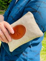 Monedero de lona con letra inicial