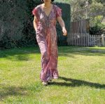 Mono con escote en V