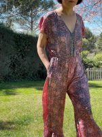 Mono con escote en V