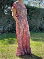 Mono con escote en V