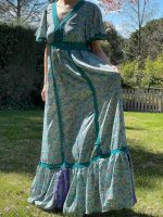 Vestido con manga corta circular