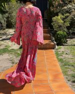 Vestido con manga acampanada