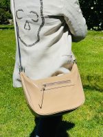 Bandolera hobo de charol