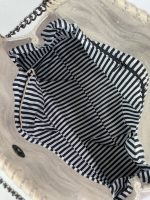 Bolso sintético con cadenas