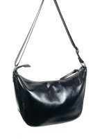 Bandolera hobo de charol