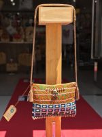 Bandolera étnico banjara artesanal con piel