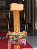 Bandolera étnico banjara artesanal con piel