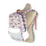 Mochila escolar flores y rallas