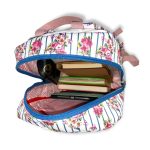 Mochila escolar flores y rallas