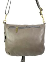 Bandolera de piel con borla decorativa