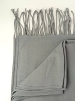 Bufanda lisa 180 cms. con flecos