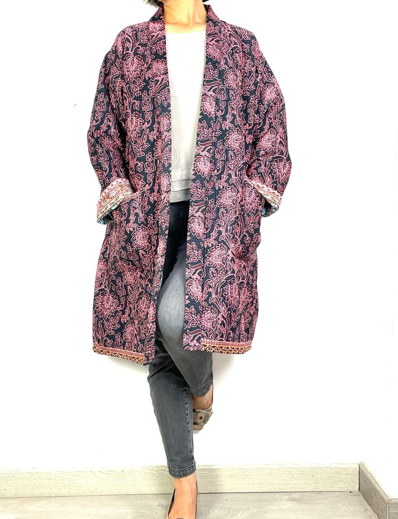 Kimono de seda Hasta la rodilla Kimono de seda Hasta la rodilla