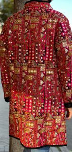 Chaqueta bordada con cuello