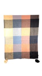 Bufanda con pompones de colores