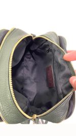 Bandolera de piel con tres bolsillos