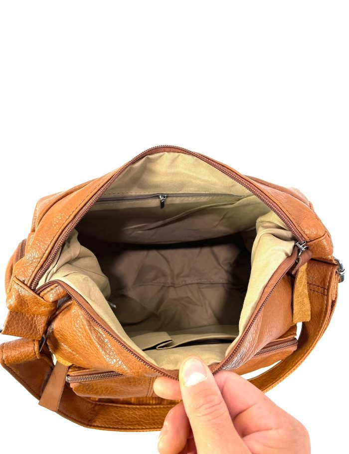Bandolera polipiel con bolsillos exteriores