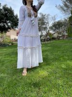 Vestido largo hippie con volantes y bonito diseño