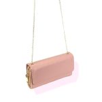 Bolsito Sintético con solapa magnética y asa de cadena