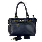 Bolso piel con bolsillo frontal y cierre giro decorativo