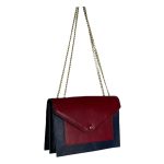 Bolso bandolera de piel con asas de cadena y solapa de botón