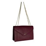 Bolso bandolera de piel con asas de cadena y solapa de botón