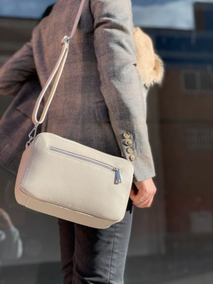 Bolso bandolera de piel con doble compartimento